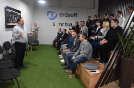 Modern tanteremmel a fiatalok itthon tartásáért
