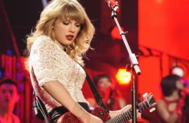 Miért rajonganak ennyien Taylor Swiftért?