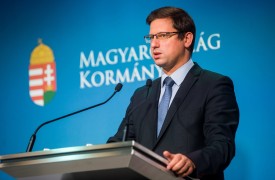 Augusztusig biztosan szükség lesz a védettségi igazolványra Magyarországon