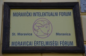 Felújított klubhelység az Értelmiségi Fórumnak, új nyílászárók a tornateremnek